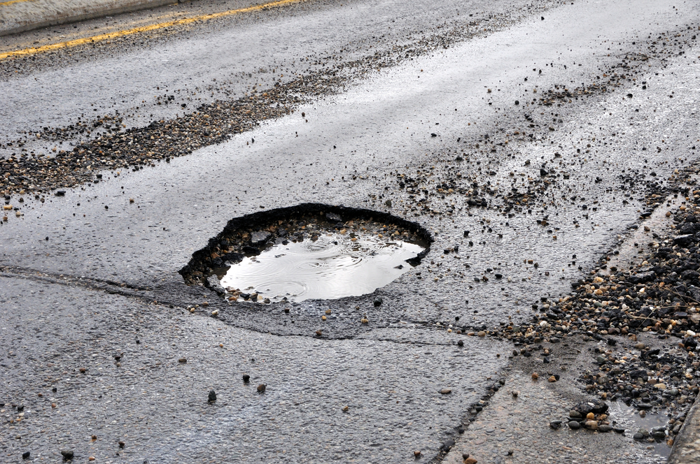 Potholes reappear on I-75 in Oakland Co.