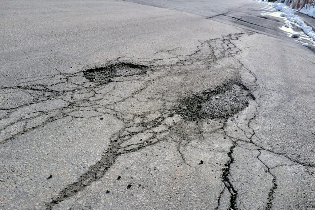 Whom do voters blame for Michigan's bad roads? The poll answer may ...